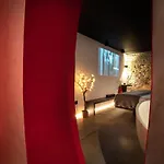 The Black Boutique -- Turistea 4* Σαραγόσα