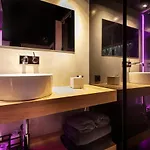 The Black Boutique -- Turistea Ξενοδοχείο 4*