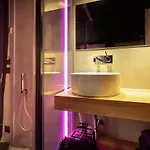 The Black Boutique -- Turistea Ξενοδοχείο 4*