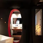 The Black Boutique -- Turistea Σαραγόσα