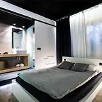 Hotel Zrooms&suites Boutique 4*