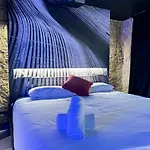 The Black Boutique -- Turistea 4* Σαραγόσα