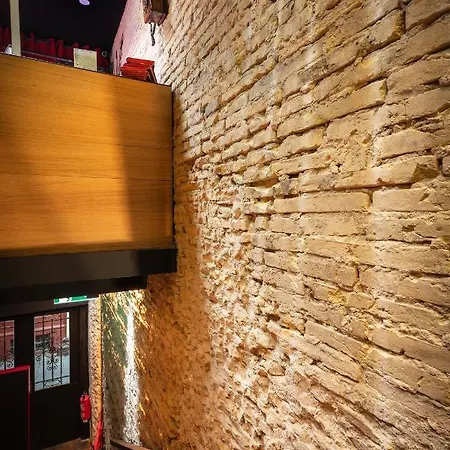The Black Boutique -- Turistea Hotel Saragossa