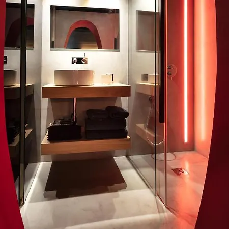 The Black Boutique -- Turistea Hotel Saragossa