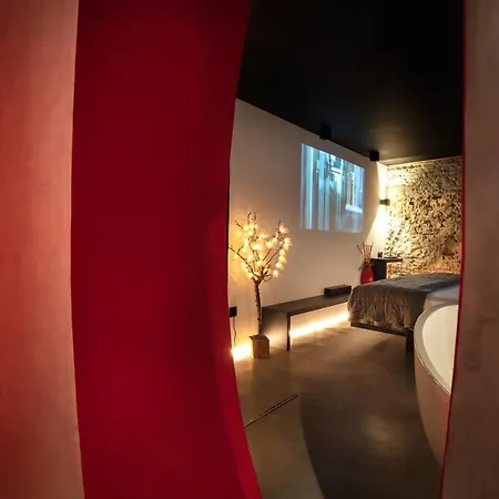 The Black Boutique -- Turistea 4* Saragossa