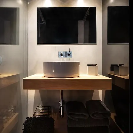 The Black Boutique -- Turistea Hotel