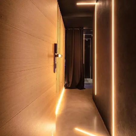 The Black Boutique -- Turistea Hotel Saragossa