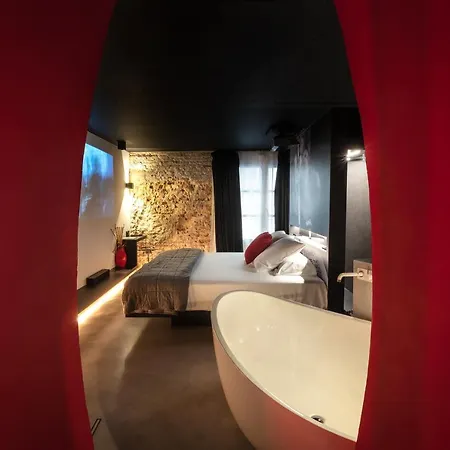The Black Boutique -- Turistea Saragossa