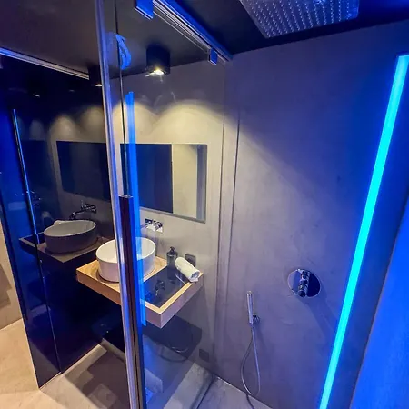 The Black Boutique -- Turistea 4* Saragossa