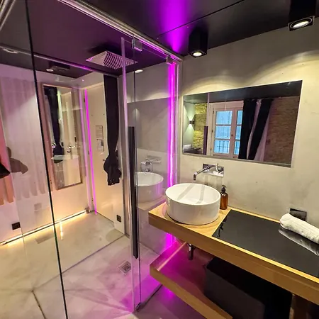 The Black Boutique -- Turistea Hotel