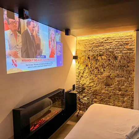 The Black Boutique -- Turistea 4* Saragosse