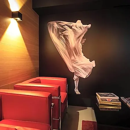 The Black Boutique -- Turistea Hotel