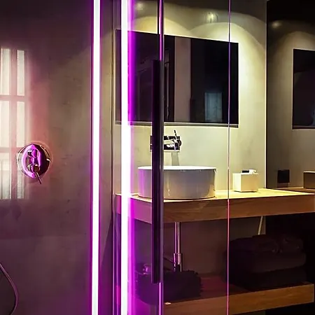The Black Boutique -- Turistea Hotel Zaragoza
