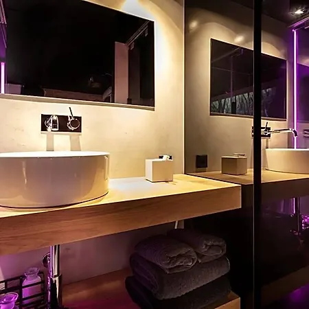 The Black Boutique -- Turistea 4*
