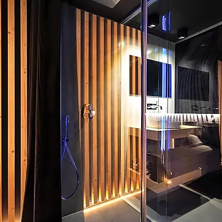 The Black Boutique -- Turistea Hotel