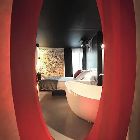The Black Boutique -- Turistea
