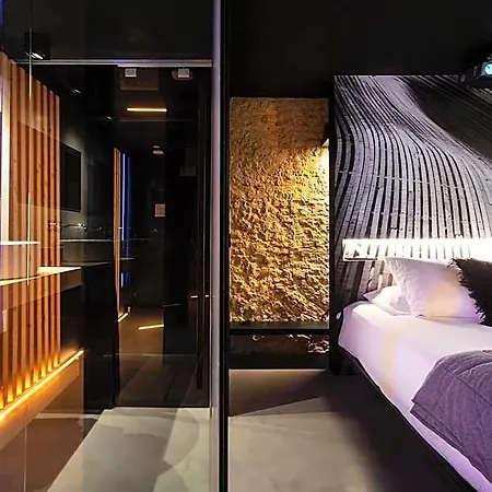 The Black Boutique -- Turistea 4* Zaragoza