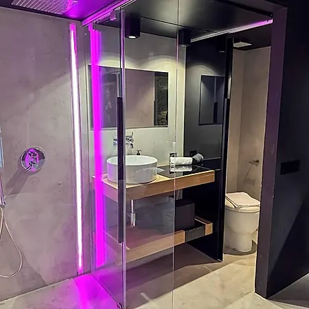 The Black Boutique -- Turistea 4*